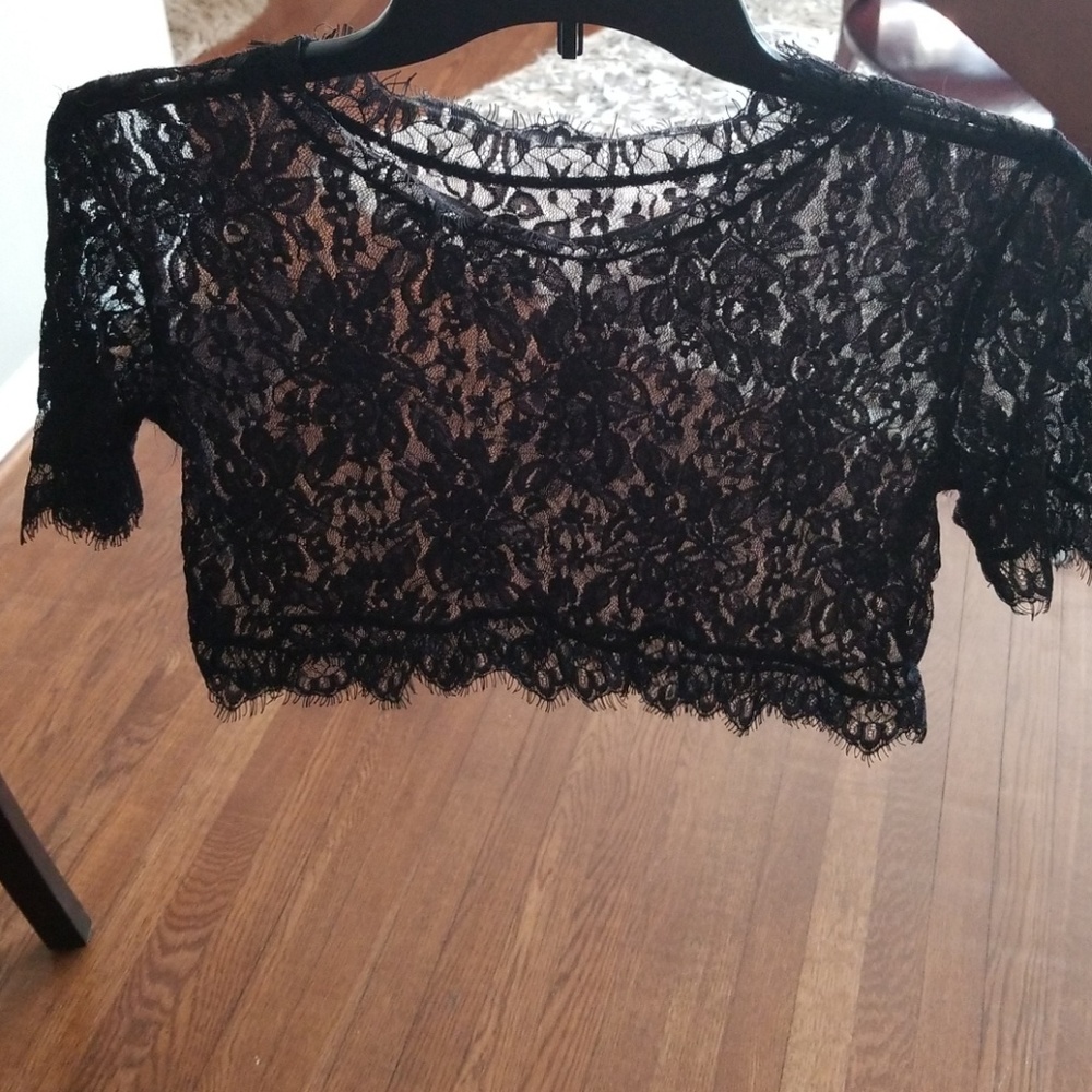 Crop Lace top💕🌟